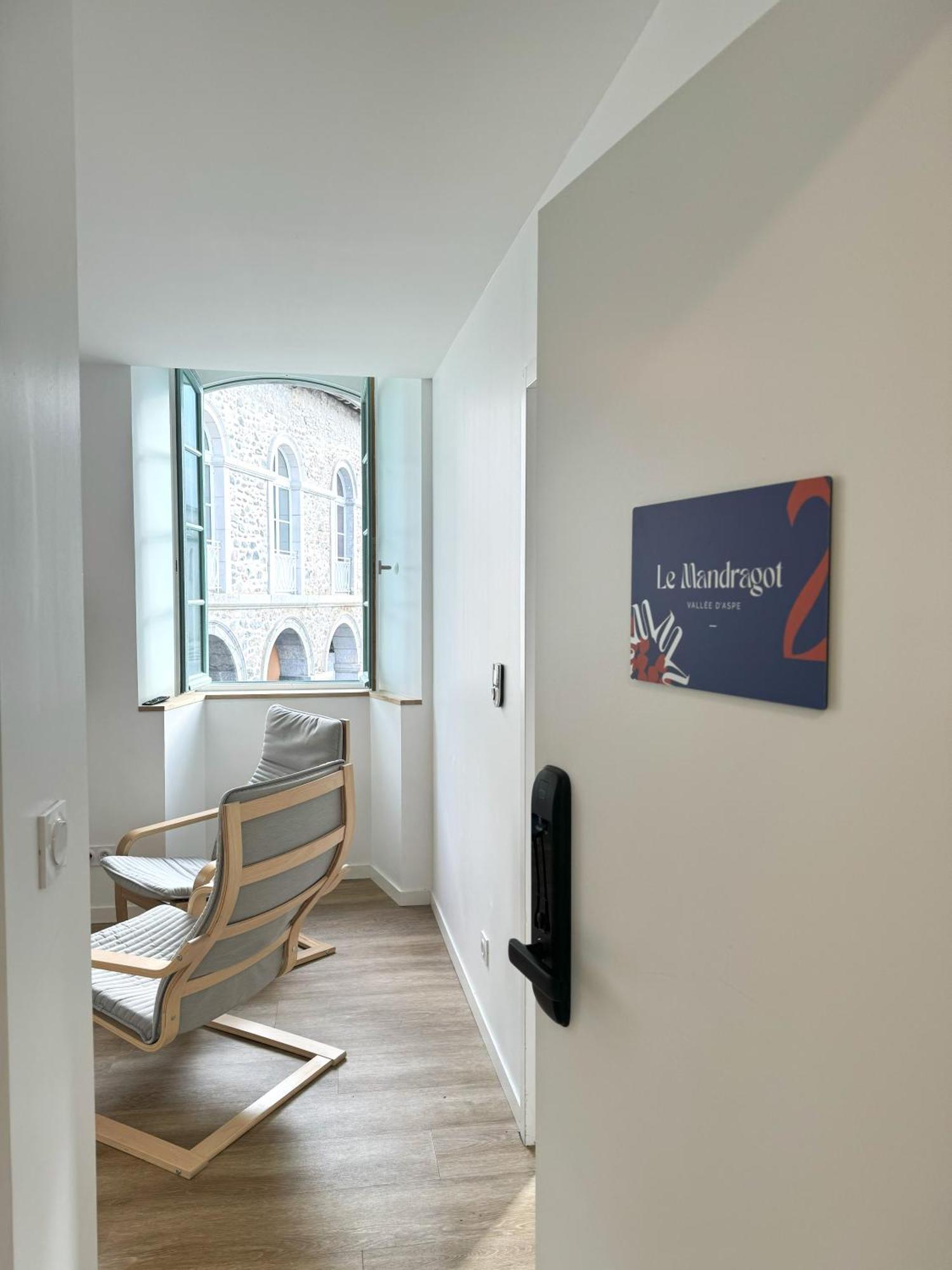 Le Mandragot Aparthotel Bedous Exterior photo